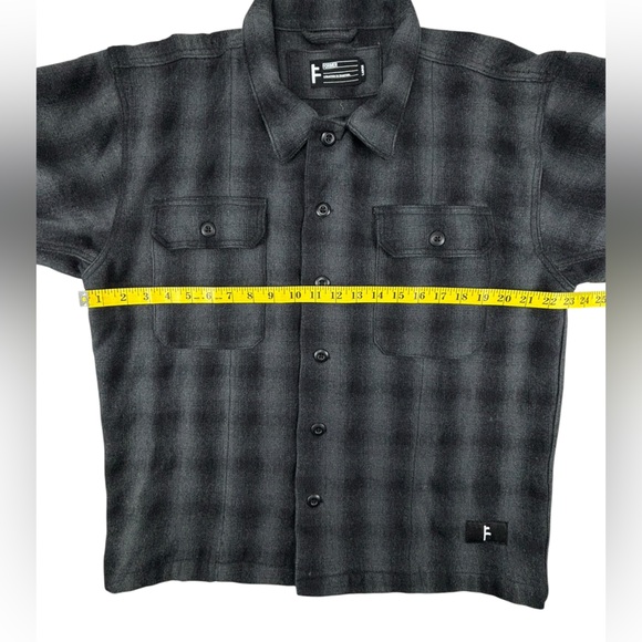 Former | Manners Flannel | Large |‎ Like New!! - Picture 3 of 6